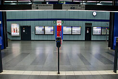 Sperrengeschoss im U-Bahnhof Nordfriedhof