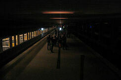 U-Bahnhof Olympiazentrum mit Notbeleuchtung