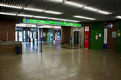 Oberirdisches Sperrengeschoss im U-Bahnhof Partnachplatz