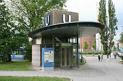 Aufzugshäuschen am U-Bahnhof Petuelring