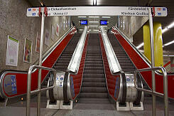 Aufgang zur U3/U6 im U-Bahnhof Sendlinger Tor (U1/U2) vor dem Umbau