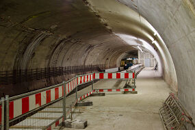 Bauarbeiten zur Bahnsteigerweiterung am Sendlinger Tor, Blick vom künftigen Ausgang Blumenstraße