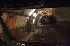 Ausfahrt aus dem Wendegleis südlich des U-Bahnhofs Sendlinger Tor (U1/U2)