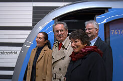 Rosemarie Hingerl, Christian Ude, Karin Roth, Herbert König vor dem Eröffnungszug