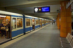 U-Bahnhof Universität 