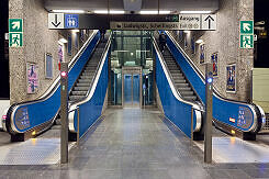 Südliche Treppenanlage im U-Bahnhof Universität