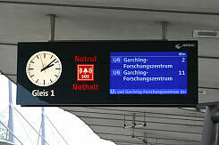 Zugzielanzeiger im U-Bahnhof Garching-Hochbrück