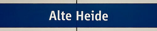 Stationsschild U-Bahnhof Alte Heide