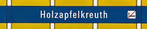Stationsschild U-Bahnhof Holzapfelkreuth Stationsschild U-Bahnhof Holzapfelkreuth