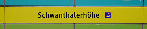 Stationsschild U-Bahnhof Schwanthalerhöhe Stationsschild U-Bahnhof Schwanthalerhöhe