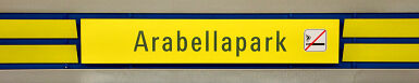Stationsschild U-Bahnhof Arabellapark