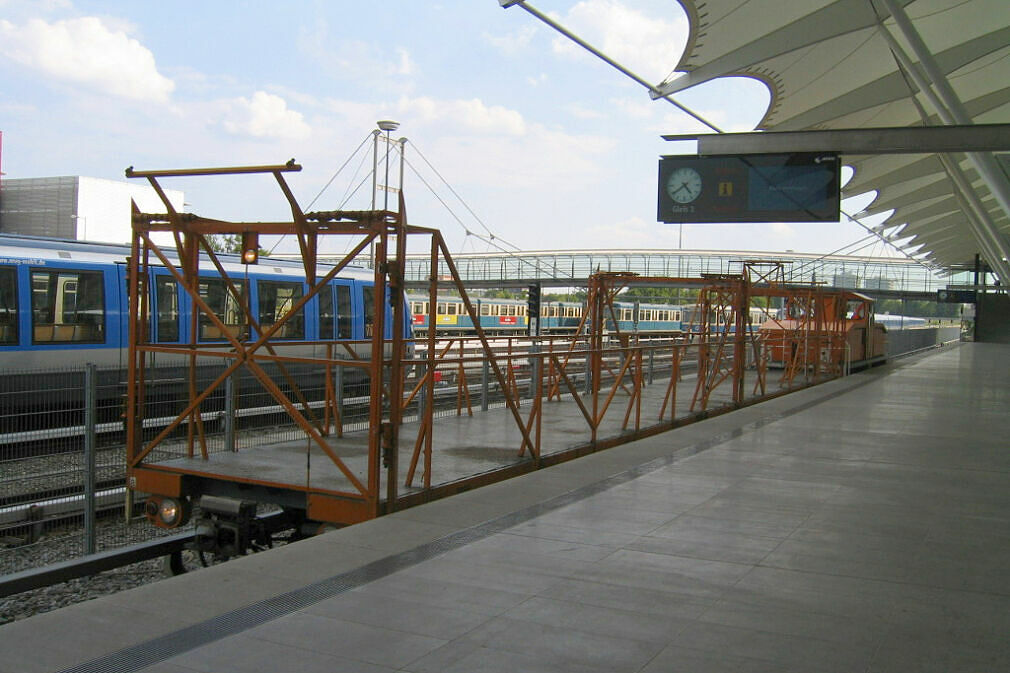 Profilmesswagen im U-Bahnhof Fröttmaning