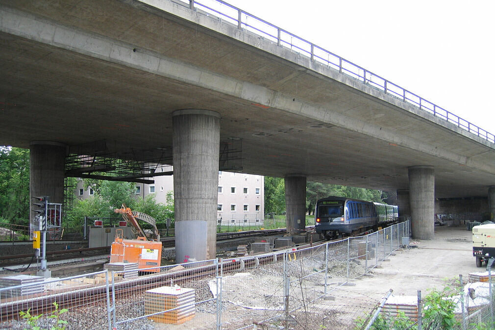 Baustelle Tatzelwurm - Unterquerung der U-Bahn Blickrichtung Nordwesten