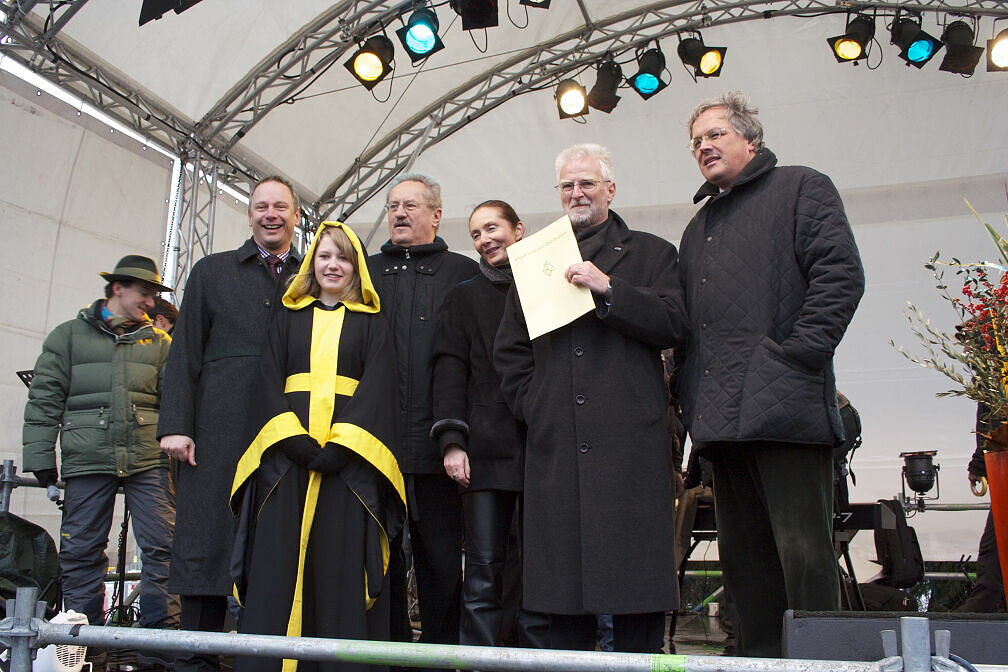 Minister Fahrenschon, Münchner Kindl, OB Ude, Baureferentin Hingerl, MVG-Chef König, Regierungspräsident Hillenbrand