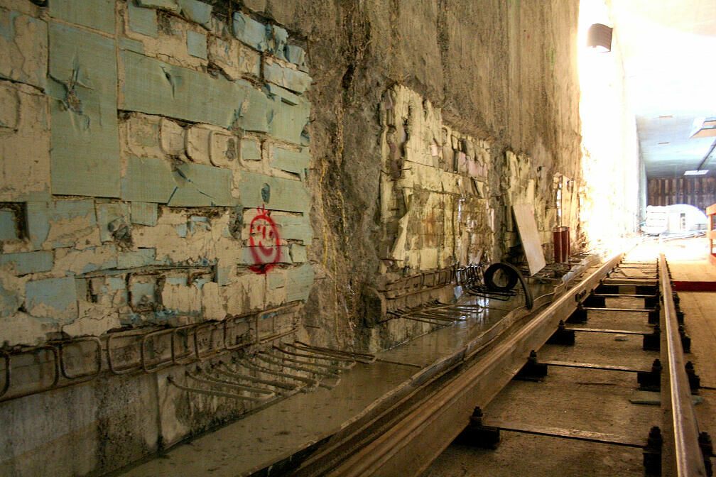 Kunst am (Roh)Bau im künftigen U-Bahnhof Moosach