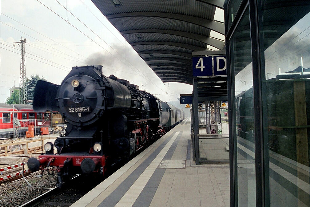 Überführung dreier U-Bahn-Wagen 2003 – Einfahrt in Treuchtlingen