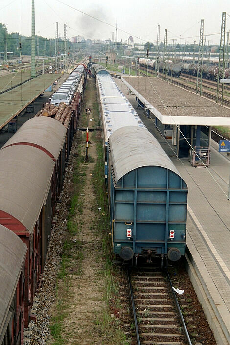 Überführung dreier U-Bahn-Wagen 2003 – Ausfahrt aus Ingolstadt